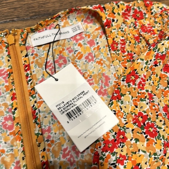 Faithfull the Brand Bellavista Ditsy Floral Midi Dress - Picture 4 of 6